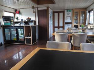 En restaurant eller et spisested på hotelboat Sarah Groningen