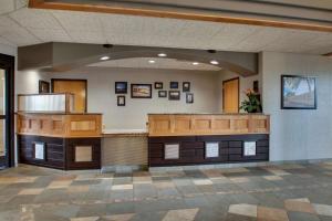 Лобі або стійка реєстрації в Drury Inn & Suites Albuquerque North