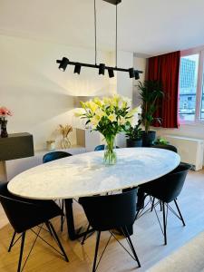 Zona d'estar a Urbanstay Suites Grand Place Luxury Apartment