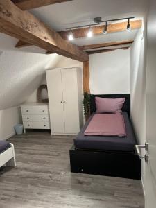 Una cama o camas en una habitación de Zur Scheune