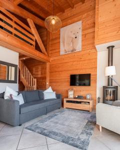 Et tv og/eller underholdning på Beautiful 2 bed Chalet Morzine