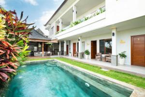 The swimming pool at or close to Bali Harmony Retreat