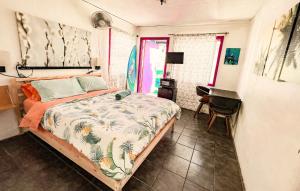 Lova arba lovos apgyvendinimo įstaigoje ITH Beach Bungalow Surf Hostel San Diego