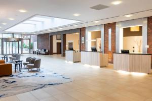 Lobby o reception area sa Courtyard by Marriott Bremen