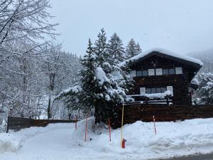 Chalet atypique Colorado Crans-Montana зимой