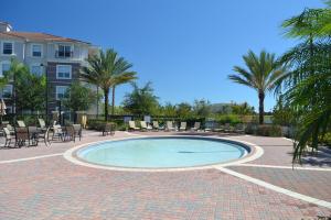 Πισίνα στο ή κοντά στο Vista Cay Getaway Luxury Condo by Universal Orlando Rental