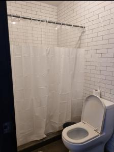 A bathroom at Apartamento tipo Loft Zona 4 Ciudad Capital, Guatemala