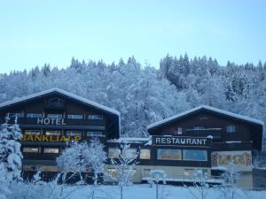 Hotel Bänklialp semasa musim sejuk