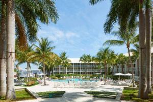 Бассейн в Hilton Fort Lauderdale Marina или поблизости