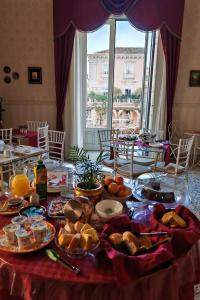 Comida na casa de hóspedes ou em algum lugar perto