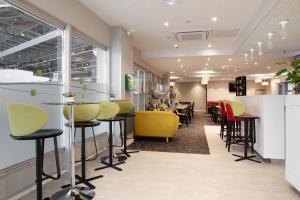 O zonă de relaxare la Holiday Inn Express Amiens, an IHG Hotel