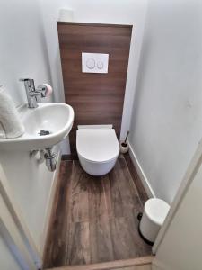 Kamar mandi di Appartement T2 Prado Chanot Plage Marseille