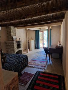 A seating area at Les Bungalows d'Armelle