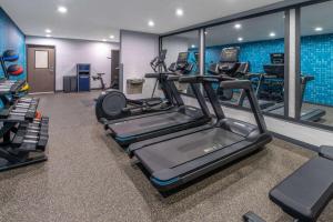 La Quinta by Wyndham Santa Rosa tesisinde fitness merkezi ve/veya fitness olanakları