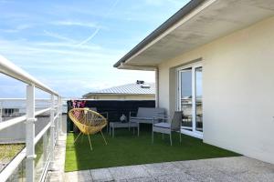 A balcony or terrace at The Rooftop - Terrace - Parking - Pool