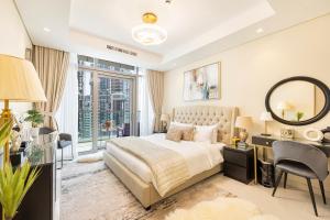 Uma área de estar em Stylish 2BR at Paramount Hotel Midtown