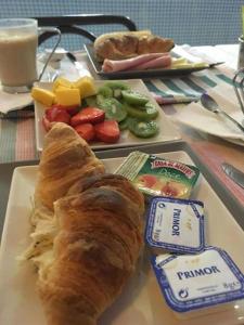 Comida na casa de hóspedes ou em algum lugar perto