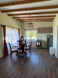 A kitchen or kitchenette at Cabañas Vista Volcanes II