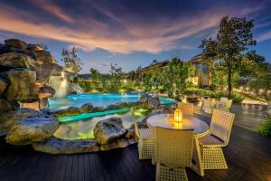 Phukalini Luxury Pool Villa & Onsen-SHA Plus Certified 내부 또는 인근 수영장