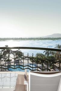 widok na ocean z balkonu ośrodka w obiekcie Steigenberger Nile Palace Luxor - Convention Center w mieście Luksor