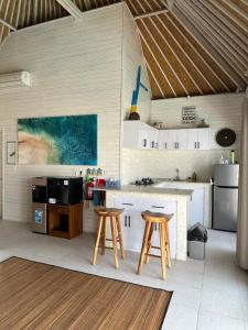 Kitchen o kitchenette sa Villas Gede 888 Private Pool