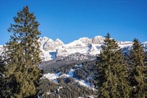 Bergsutsikt från lägenheten