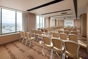 Área de negócios e/ou sala de conferências em Hotel Golden Tulip Ana Tower Sibiu