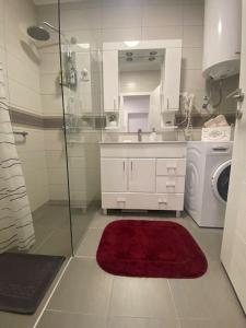 Bathroom sa Apartman Lux 5- private parking