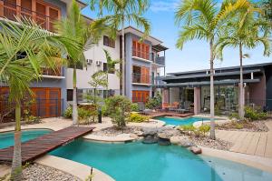 Kolam renang di atau di dekat Southern Cross Atrium Apartments