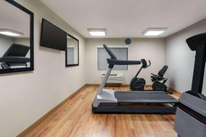 Gimnasio o equipo deportivo en La Quinta by Wyndham Chicago Tinley Park