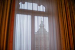 - une vue sur le bâtiment depuis la fenêtre dans l'établissement Parkhotel 1901 Mannheim, à Mannheim