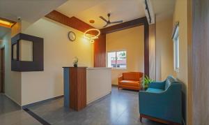 Un lugar para sentarse en Itsy Hotels Avani Stays, Vyttila, Kochi