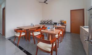 Una cocina o cocineta en Itsy Hotels Avani Stays, Vyttila, Kochi