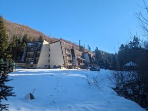 Pemandangan gunung umum atau pemandangan gunung yang diambil dari hotel