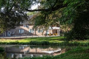 Garður fyrir utan B&B Kasteel Wolfrath