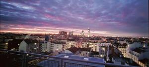 uitzicht op de stad bij zonsondergang bij PLEIN SUD Terrasse Panoramique Garage Netflix Climatisation in Lyon