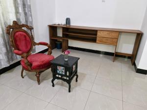 64 ZENJ HOUSE Luxury Airport B&B tesisinde bir oturma alanı