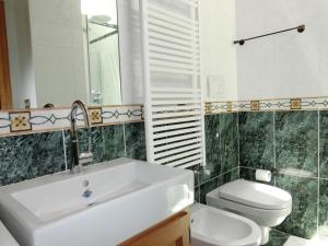 ATTICO Lodge tesisinde bir banyo