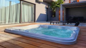 Foto de la galeria de Firefly Luxury Apartment with private Whirlpool a Zadar