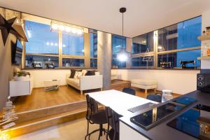 พื้นที่นั่งเล่นของ View Skyscraper Bata - loft XL