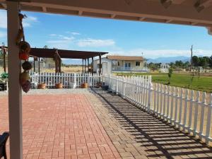 En balkon eller terrasse på Sun Tiny House B Pahrump