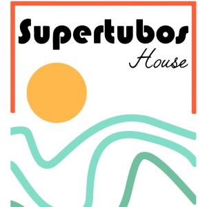 un logo pour une superbouée dans l'établissement SUPERTUBOS HOUSE Peniche, à Peniche