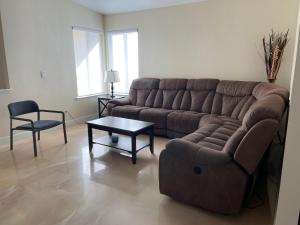 Un lugar para sentarse en Newly Remodeled Family Friendly 3B/2B House