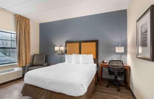 Krevet ili kreveti u jedinici u objektu Extended Stay America Select Suites - Chicago - Lisle