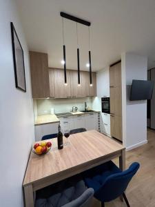 Una cocina o cocineta en Apartament Klonova dla dorosłych