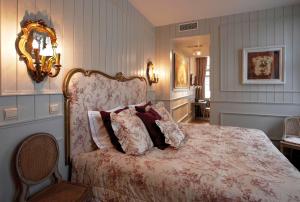 Cama ou camas em um quarto em B&B Exclusive Guesthouse Bonifacius