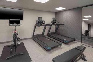 Gimnàs o zona de fitness de Holiday Inn Express South Burlington - Downtown, an IHG Hotel