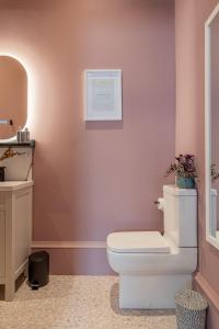 A bathroom at Boutique Home Stay Blossom