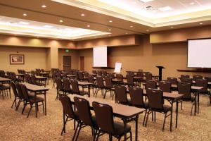 Área de negócios e/ou sala de conferências em Hampton Inn & Suites Kingman