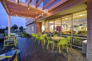 Restaurant o un lloc per menjar a Home2 Suites By Hilton Terre Haute